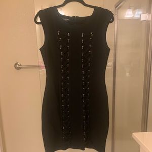 Bebe bodycon with weaved detail in front